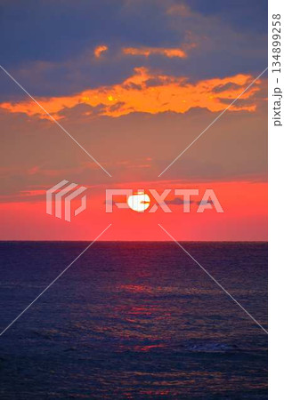夕日 夕日 134899258