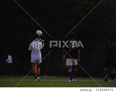 サッカー　ラグビー　クラブ　ストレッチ 134899374