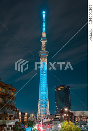柳島歩道橋からの東京スカイツリー外観夜景 柳島歩道橋からの東京スカイツリー外観夜景 134901363