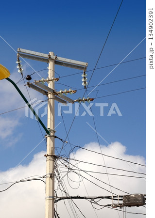 electric tower messy electrical wiring installation electric tower messy electrical wiring installation 134902391