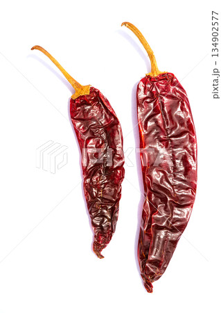 Chile Guajillo seco dried hot chili pepper 134902577