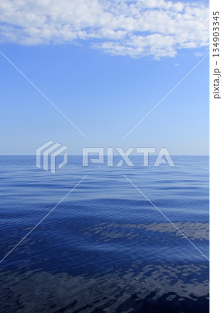blue sea horizon ocean perfect in calm 134903345