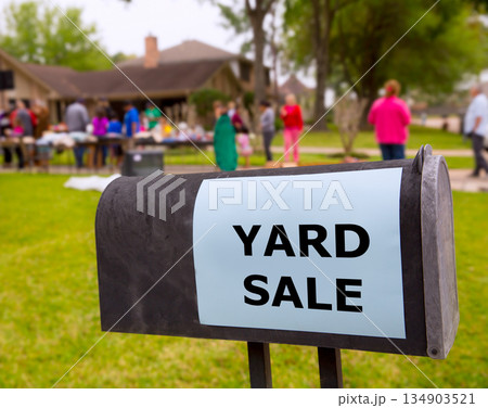 Yard sale in an american weekend on the lawn 134903521