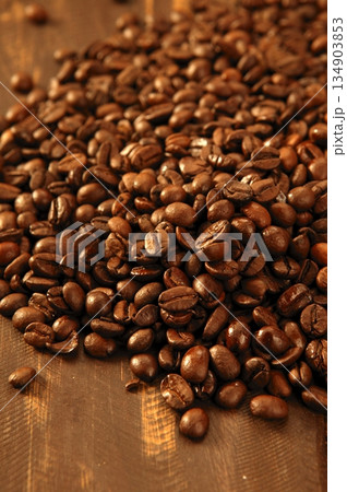 Toasted coffe beans texture Toasted coffe beans texture 134903853