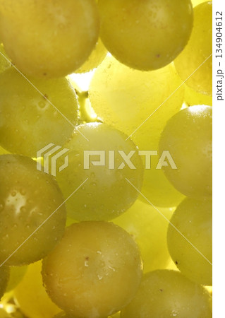 Beautiful green yellow grapefruit macro Beautiful green yellow grapefruit macro 134904612