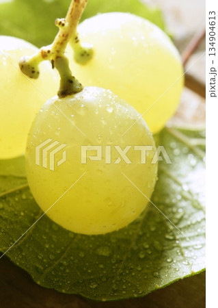Beautiful green yellow grapefruit macro Beautiful green yellow grapefruit macro 134904613