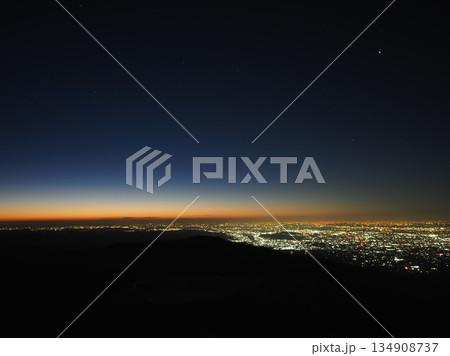 夜明けの街とてんびん座（20251223054748） 134908737