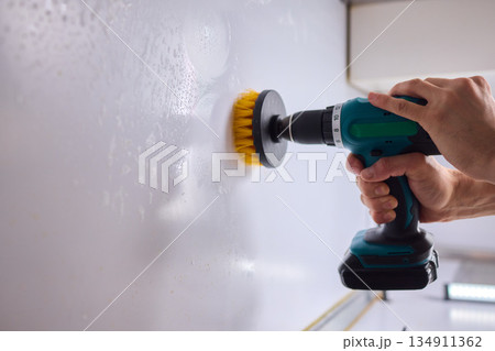 Achieve Efficient and Thorough Cleaning with Power Scrubber in Your Modern Kitchen Space Achieve Efficient and Thorough Cleaning with Power Scrubber in Your Modern Kitchen Space 134911362