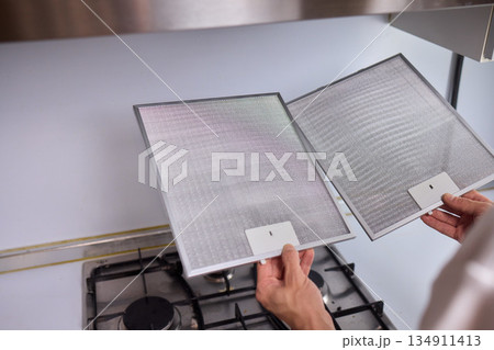 Utilizing Steam Cleaning Techniques on Kitchen Hood Filters for Effective Deep Cleaning Tasks 134911413