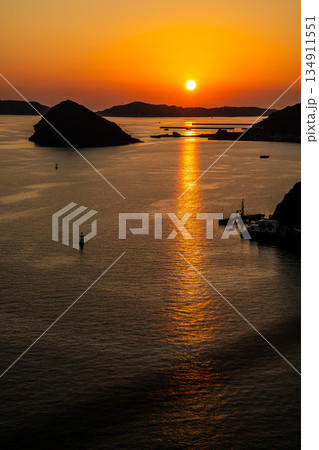 女神大橋からの夕陽【長崎市】 女神大橋からの夕陽【長崎市】 134911551