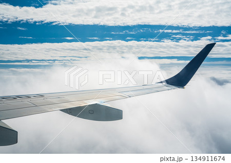 航空機内からの眺め　【自然風景イメージ】 134911674