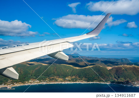 航空機内からの眺め 【自然風景イメージ】 航空機内からの眺め 【自然風景イメージ】 134911687