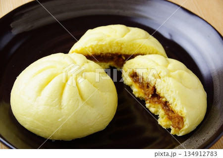 カレー豚まん カレー豚まん 134912783