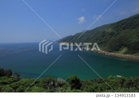 高知県 柏島展望所から見た竜ヶ浜 高知県 柏島展望所から見た竜ヶ浜 134913183