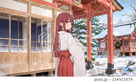 神社で働く巫女の振り返った姿のイラスト 134913874