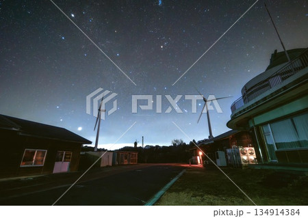 満点の冬の星座 134914384