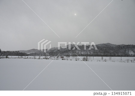 雪原の宗谷本線を除雪するラッセル列車 雪原の宗谷本線を除雪するラッセル列車 134915071