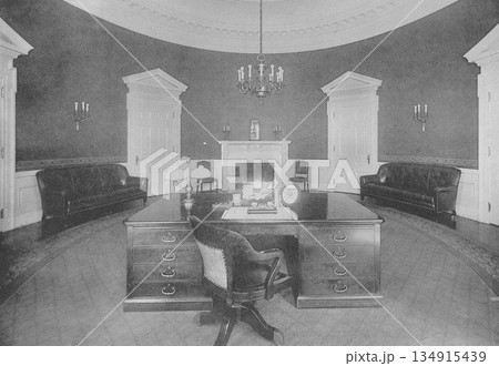 古写真　1916年　米国　ホワイトハウスの大統領執務室 134915439