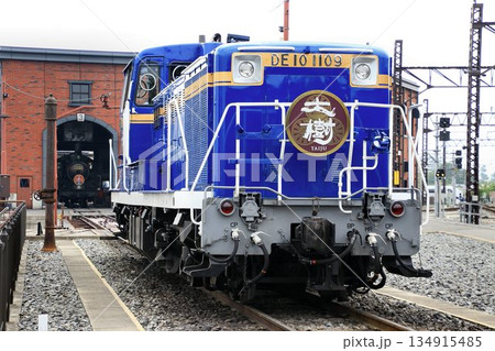 扇形機関庫の在る機関区にて… 北斗星色の『DE10』～DL大樹 134915485