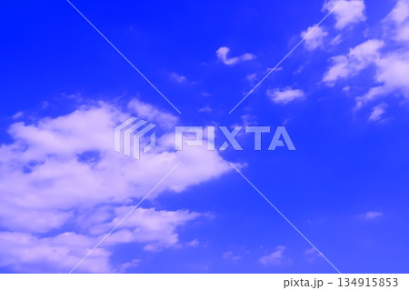 雲のある青空(壁紙素材) 雲のある青空(壁紙素材) 134915853