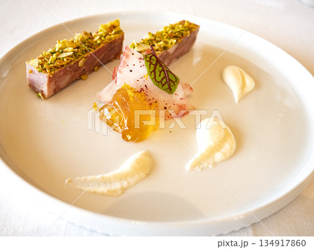 至福の前菜、鶏肉のパテとジュレ 至福の前菜、鶏肉のパテとジュレ 134917860