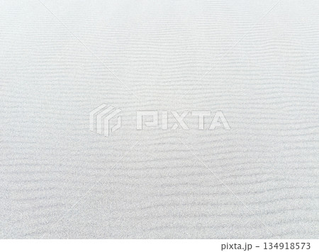 砂浜　砂紋　 134918573