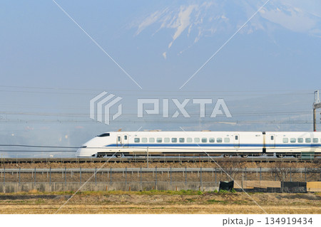 富士山と駆ける300系新幹線 134919434