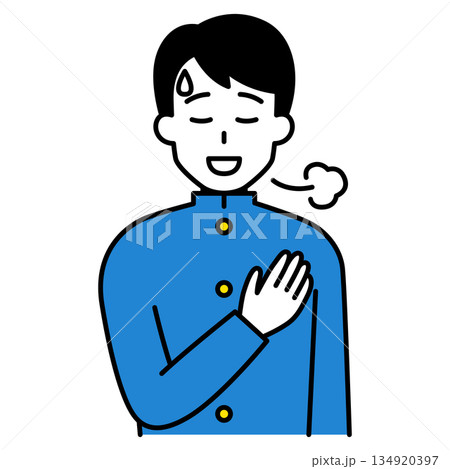 胸に手を当ててホッとする男子学生 胸に手を当ててホッとする男子学生 134920397