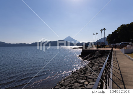 【鹿児島】快晴の池田湖 134922108