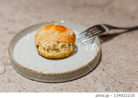 焼き お菓子づくり パンを焼く 134922218