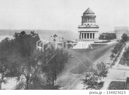 古写真　1916年　米国　ニューヨーク　マンハッタンのグラント将軍の墓 134923023