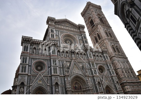 イタリアのフィレンツェにあるサンタ・マリア・デル・フィオーレ大聖堂 ルネサンス建築の傑作である美しい イタリアのフィレンツェにあるサンタ・マリア・デル・フィオーレ大聖堂 ルネサンス建築の傑作である美しい 134923029