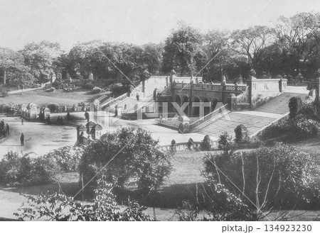 古写真　1916年　米国　ニューヨーク　セントラル・パークのベセスダ・テラス 134923230