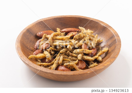 ワカサギ揚げ　アーモンド　塩コショウ 134923613