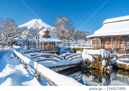 忍野八海 富士山 冬景色 忍野八海 富士山 冬景色 134923900