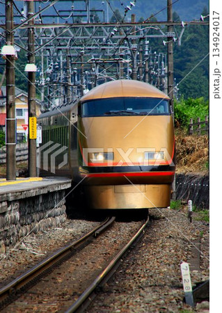 初夏の鬼怒川路を行く… 東武特急【日光詣スペーシア】100系 初夏の鬼怒川路を行く… 東武特急【日光詣スペーシア】100系 134924017