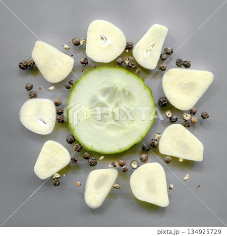 cucumber, garlic and black peppercorns 134925729
