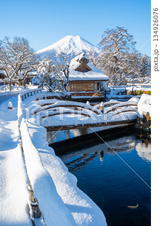 忍野八海 富士山 冬景色 忍野八海 富士山 冬景色 134926076