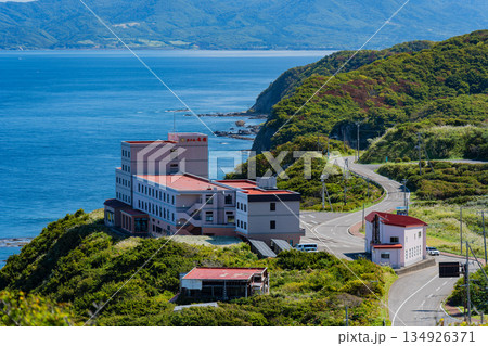 青森の津軽半島から望む日本海　竜飛岬 134926371