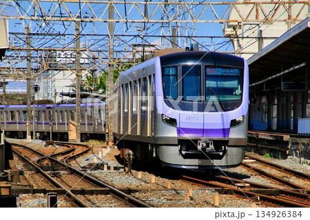 地上区間を快走する… 半蔵門線『18000系』 134926384