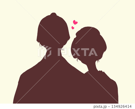 寄り添う着物を着た男女　江戸時代　恋愛　バストアップ　シルエット 134926414