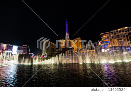 ラスベガス 夜景 噴水 ラスベガス 夜景 噴水 134935244