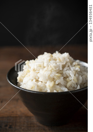 もち麦ごはん もち麦ごはん 134936481