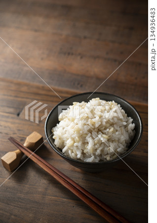 もち麦ごはん 134936483