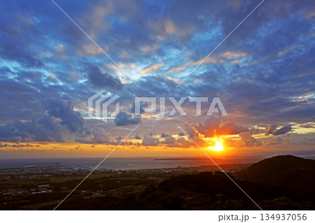 沖縄　石垣島　夕暮れ時 134937056