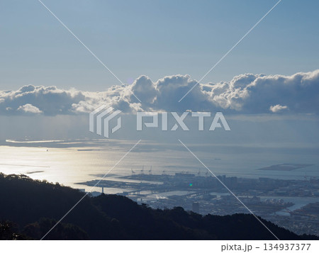 六甲山への登山道、アイスロードからの眺め 134937377