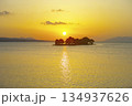 松江市から見た宍道湖の夕日 134937626