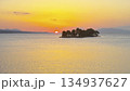 松江市から見た宍道湖の夕日 134937627