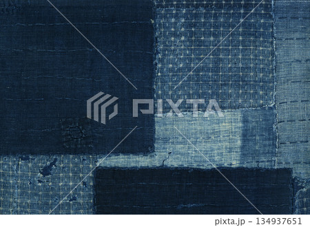 ”もったいない”暮らしを繋ぐ、時代がある藍染の襤褸布 134937651