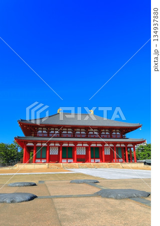 【奈良県】晴天の興福寺（中金堂） 134937880